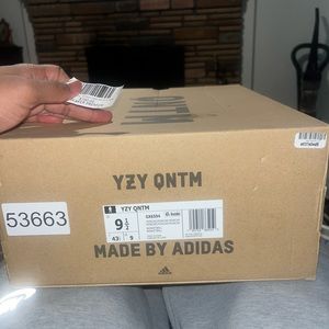 Size 9.5
$135
7.5/10
Price NEGOTIABLE 
Quick shipping